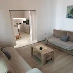 Ljube Apartamento Omiš