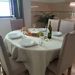Ljube Apartamento Omiš