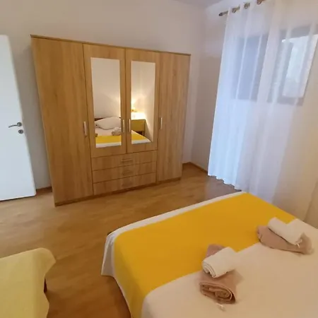 Ljube Apartamento