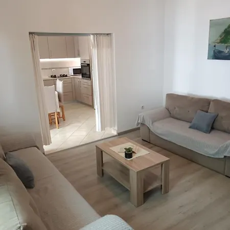 Ljube Apartman Omiš
